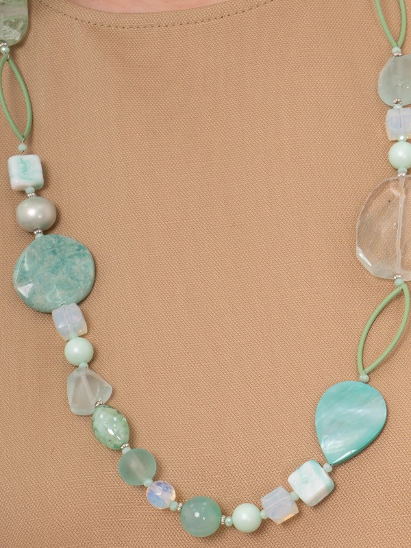 Э360551/22-01 Бусы Морская царевна ср. Ярославна