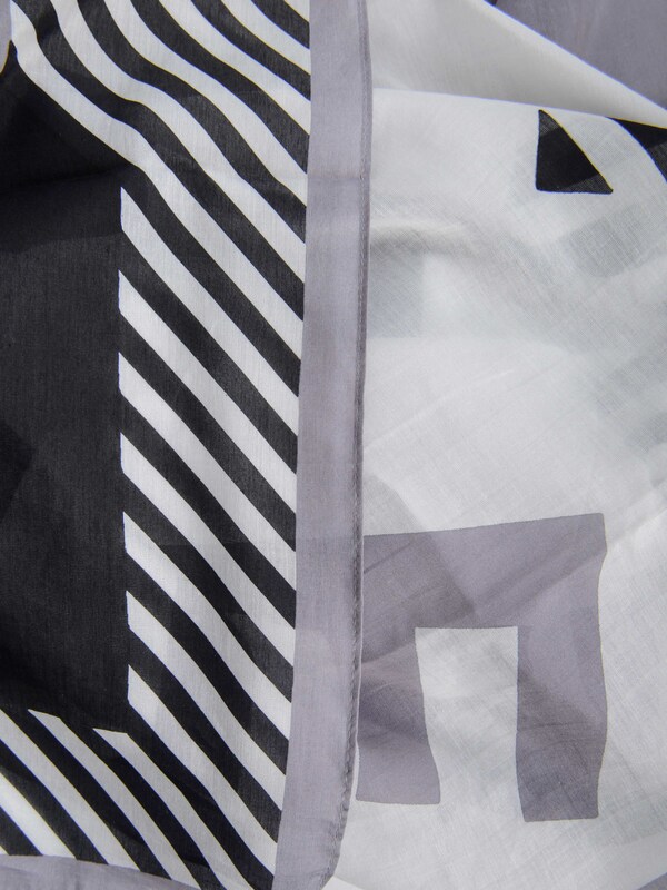 623764/19-01 Платок Fraas