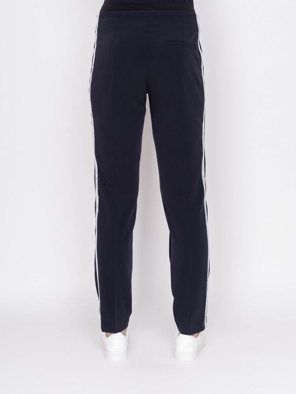 Э8988/10064/19-01 Odora Брюки Sportalm