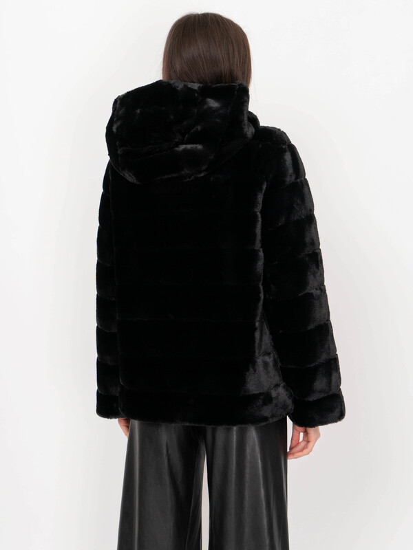 Э54560708 OVALE/20-02 Куртка EMME