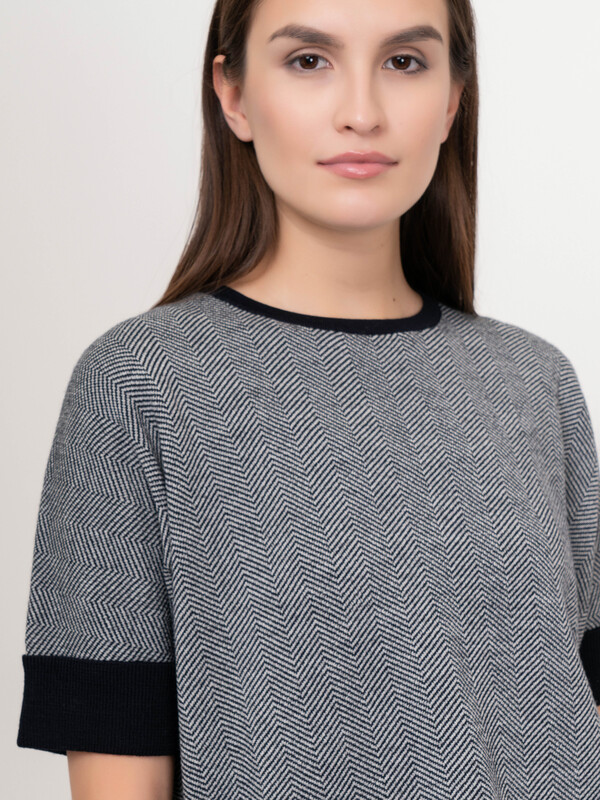 Э802163/20002/20-02 Джемпер Unq