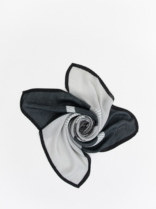 светло-серый