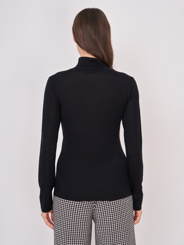 Э822170/20047/22-02 Джемпер Unq