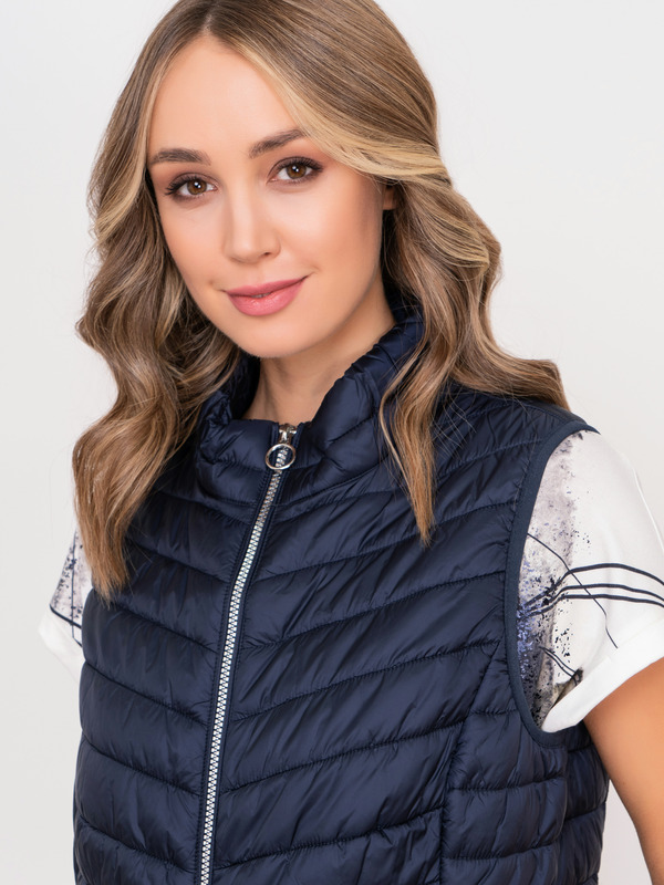 Э7240/1902/21-02 Жилет утепленный Betty Barclay