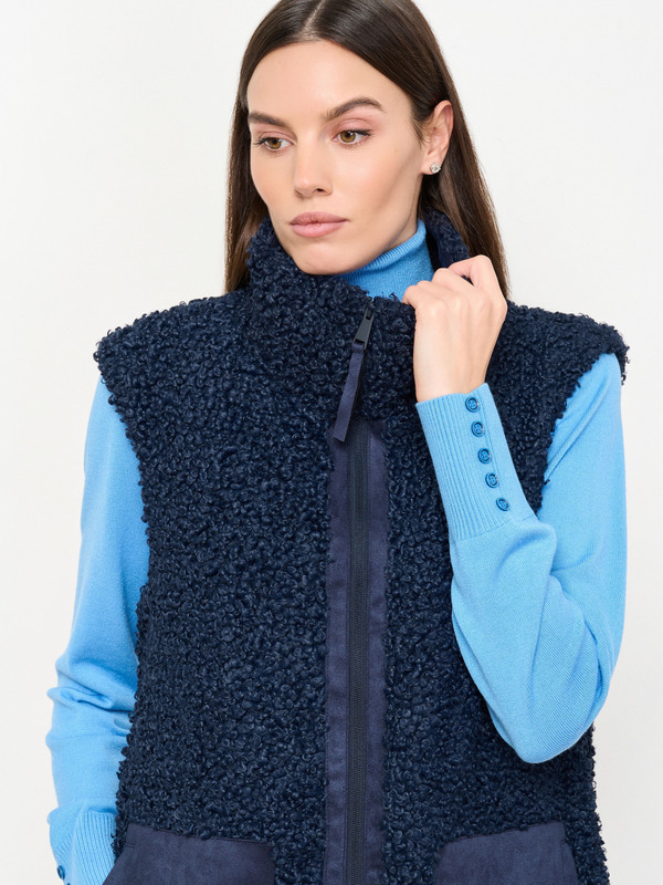 Э4297/3278/м/24-02 Жилет тр. Betty&Co