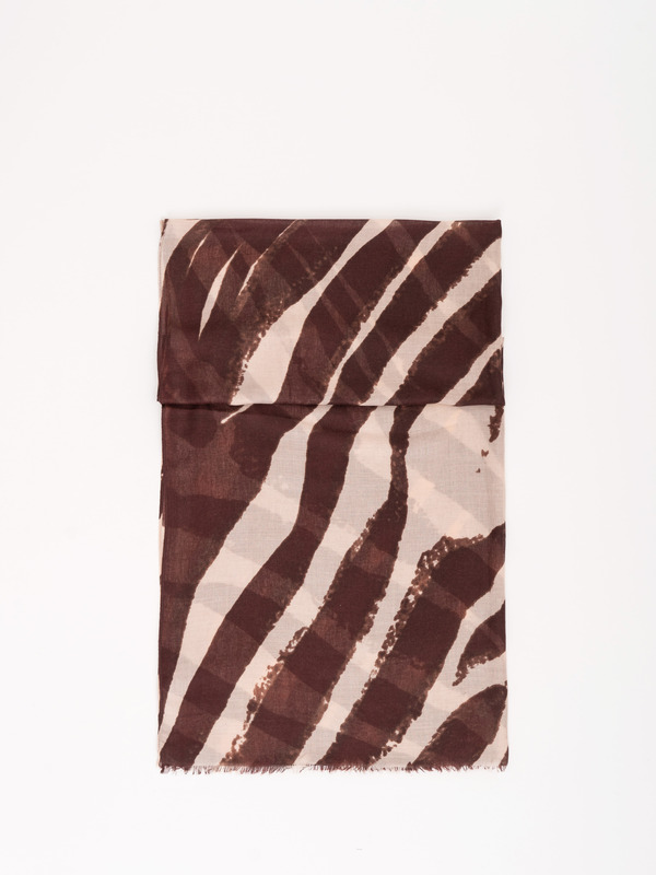 коричневый