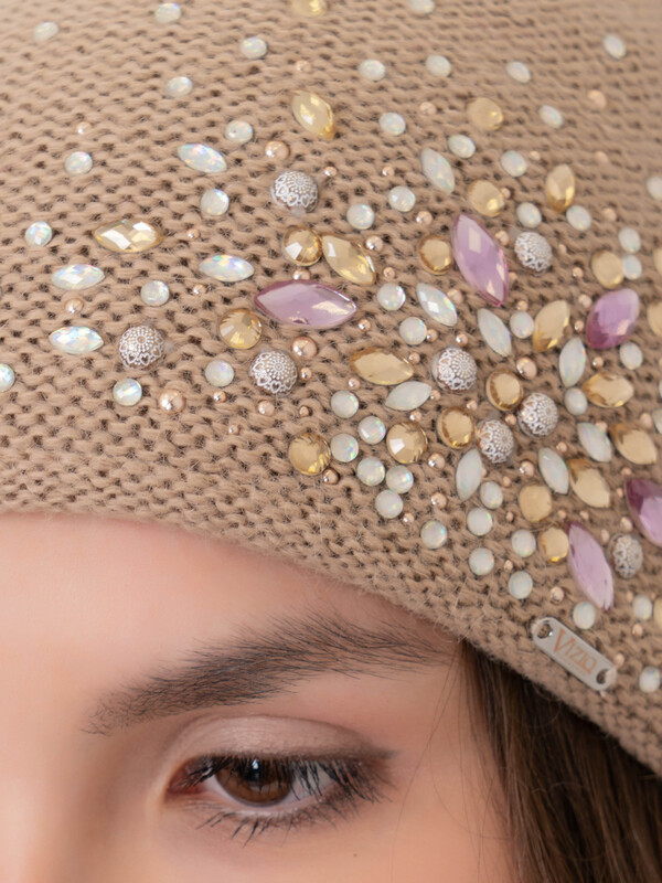 ЭS6823 CP6/20-2 Шапка с помпоном Vizio