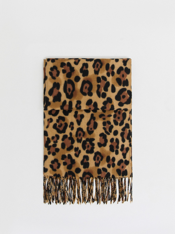 коричневый