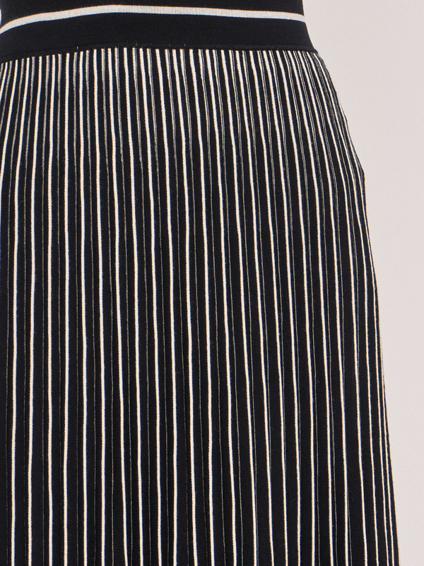 Э55098/22-02 Юбка тр. D.Exterior