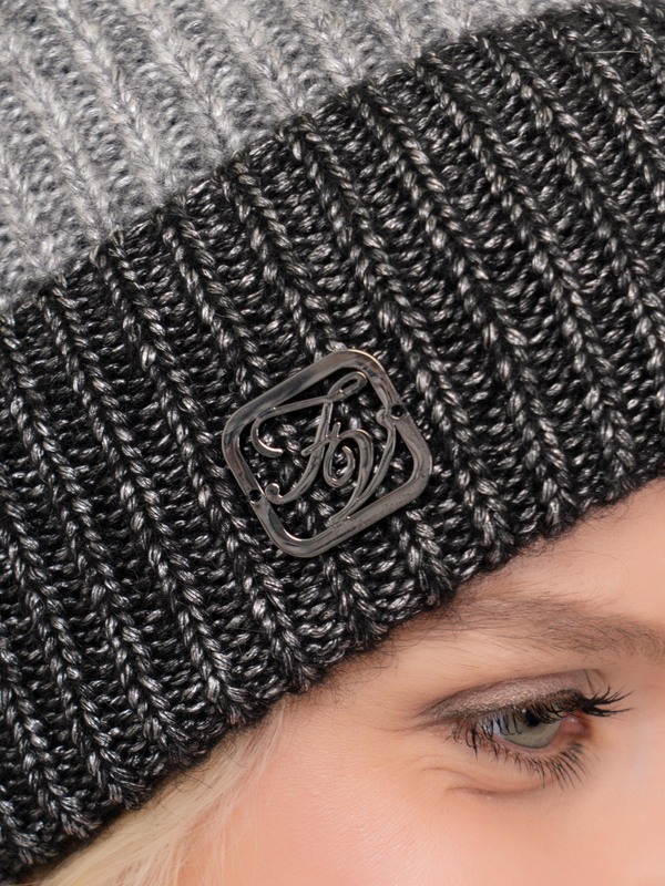 Э1030-221/20-02 Шапка с помпоном Franco Vello