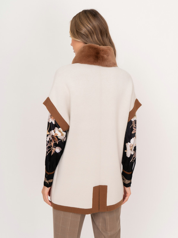 ЭRHO 486/21-02 Пальто (Жилет) с меховым воротником Moretti