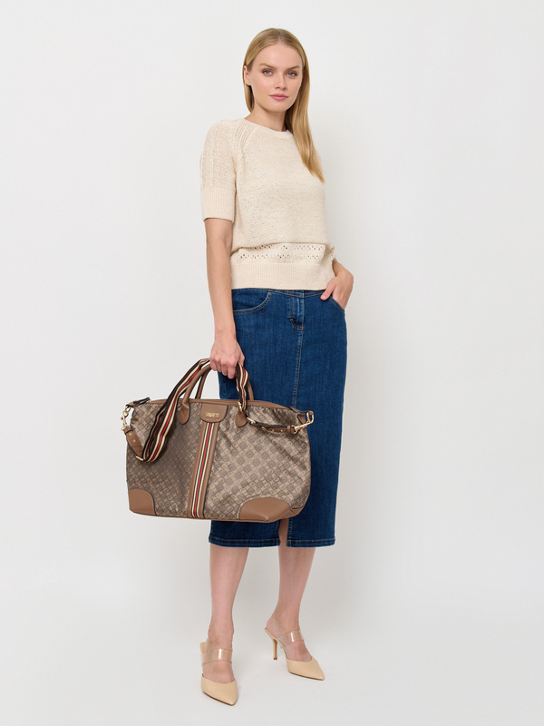 коричневый