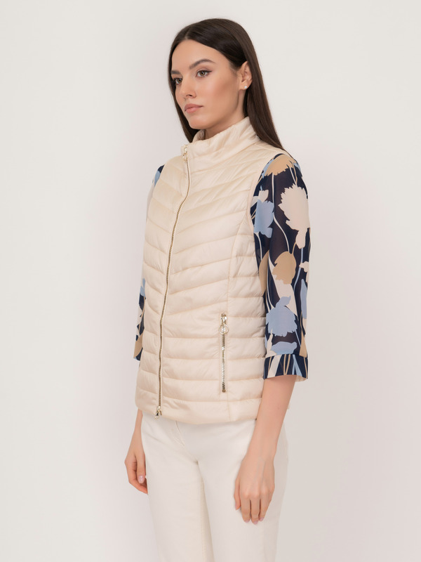 Э7134/1902/21-01 Жилет утепленный Betty Barclay