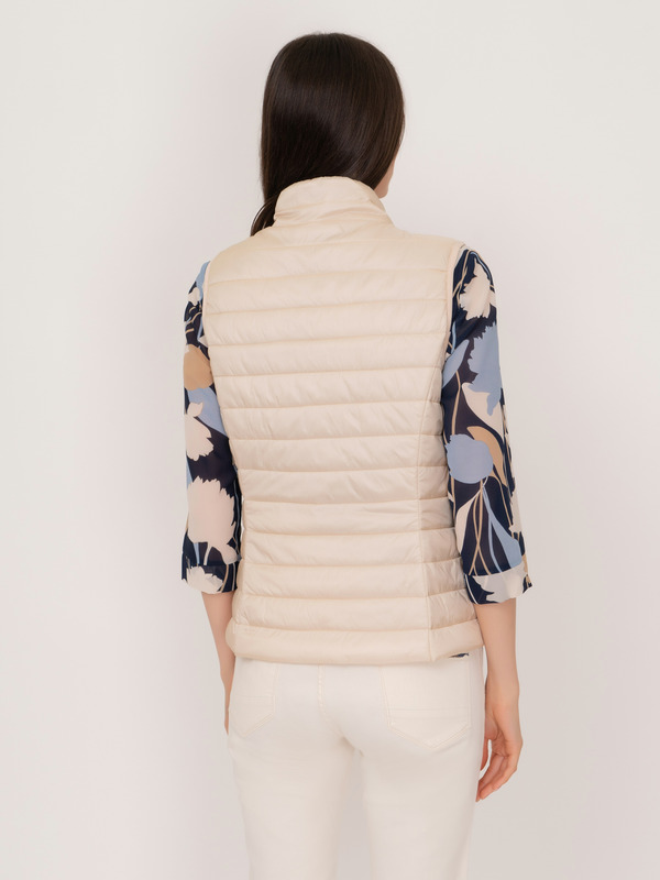 Э7134/1902/21-01 Жилет утепленный Betty Barclay