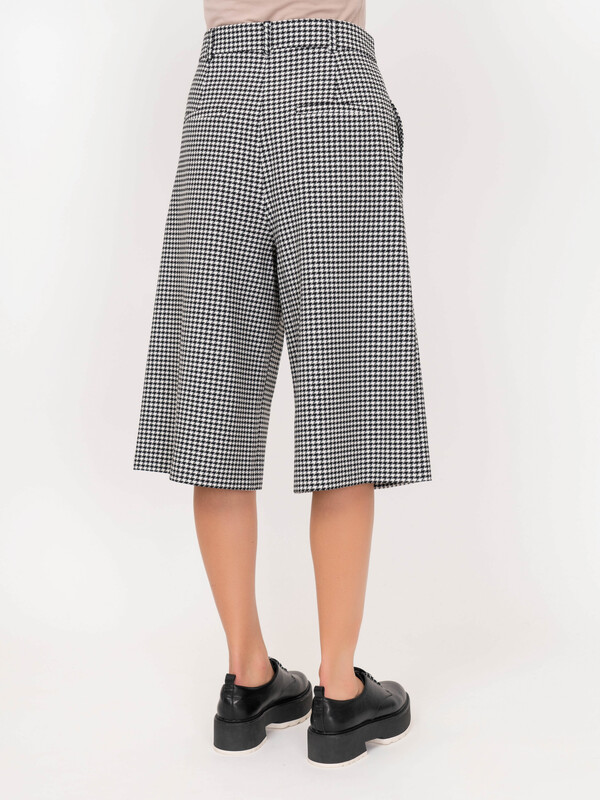 Э31362408 SPIANO/20-02 Шорты Marella