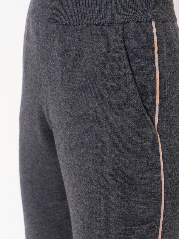 Э912282/20013/21-02 Брюки тр. Unq