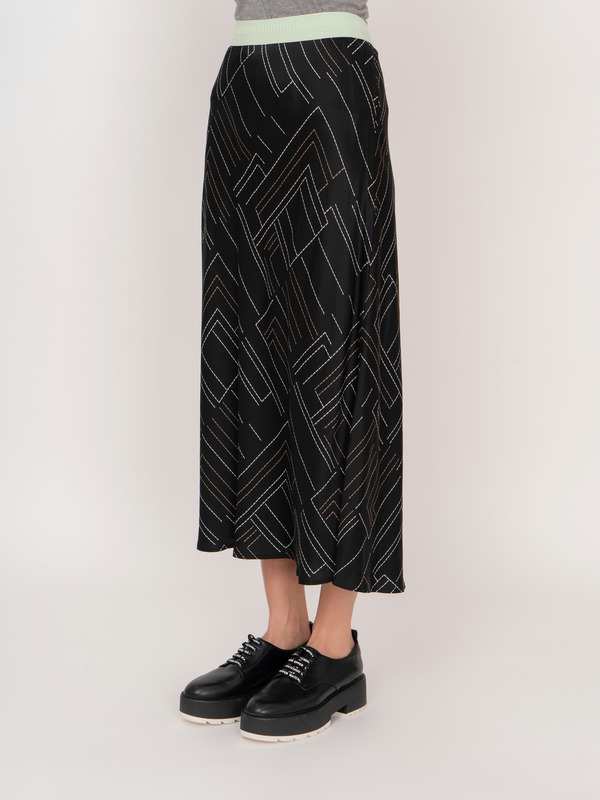 Э110002-11000/22-01 Юбка Taifun