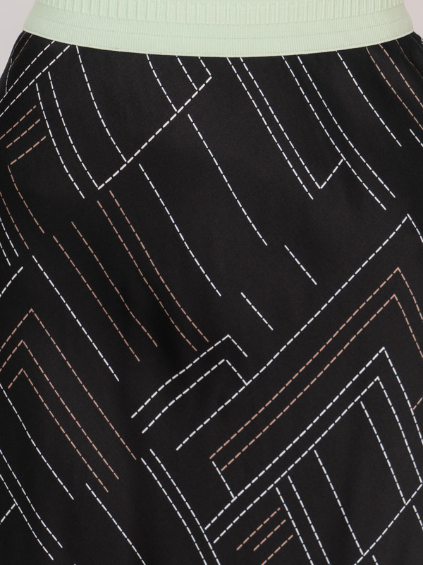 Э110002-11000/22-01 Юбка Taifun