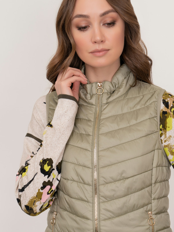 Э7134/1902/21-01 Жилет утепленный Betty Barclay