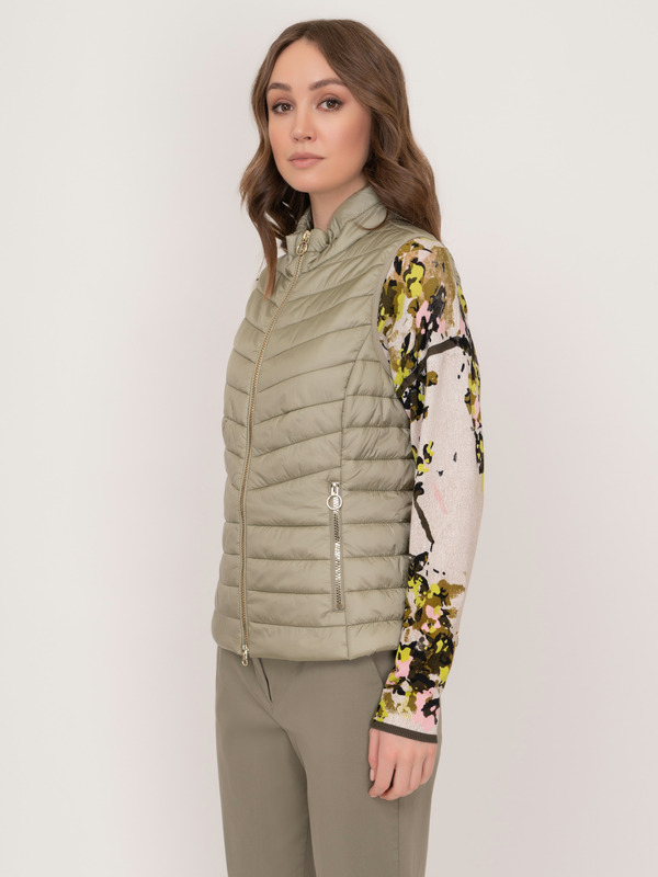 Э7134/1902/21-01 Жилет утепленный Betty Barclay