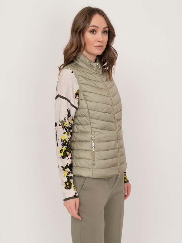 Э7134/1902/21-01 Жилет утепленный Betty Barclay