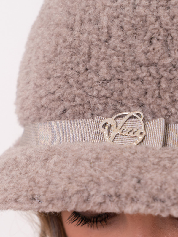 Э6962 VK/21-02 Шапка Vizio